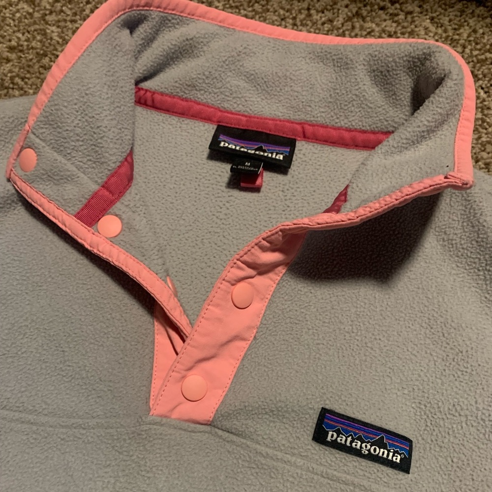 Women’s Patagonia Micro Snap Fleece Pullover. Size Medium. Grey and Pink.
